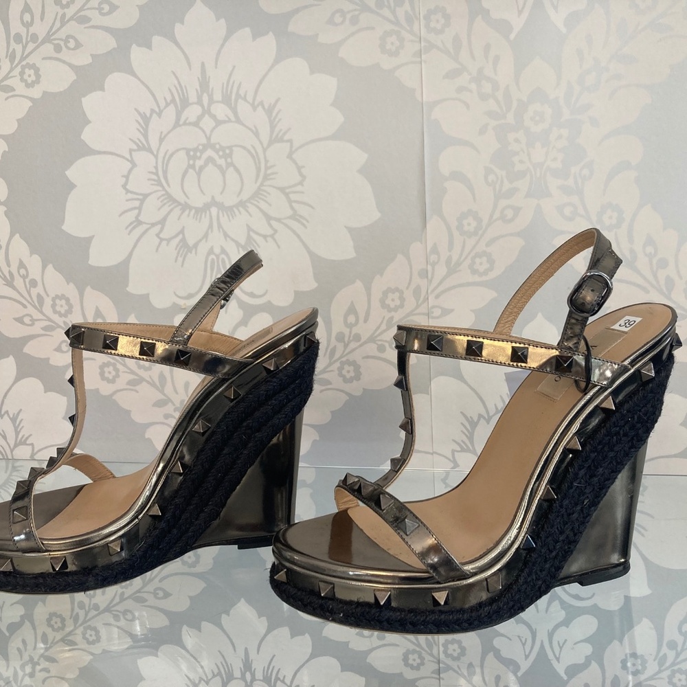 Valentino Leather T-Strap Wedge Sandals – Size 39
